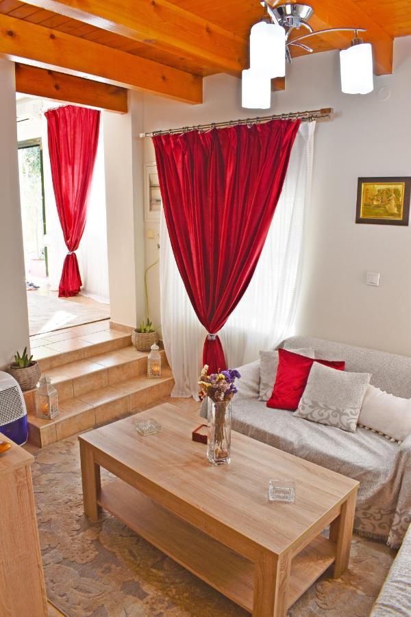 Marilou'S Cottage Ágios Matthaíos Dış mekan fotoğraf